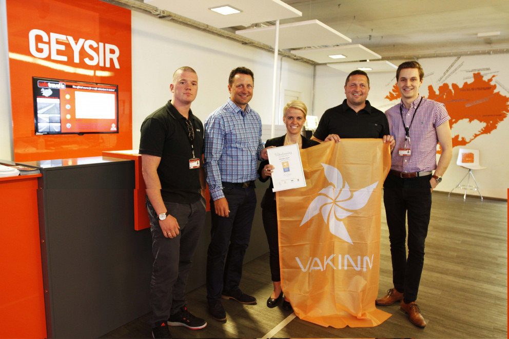 Forsvarsmenn Geysis með viðurkenningu VAKANS.