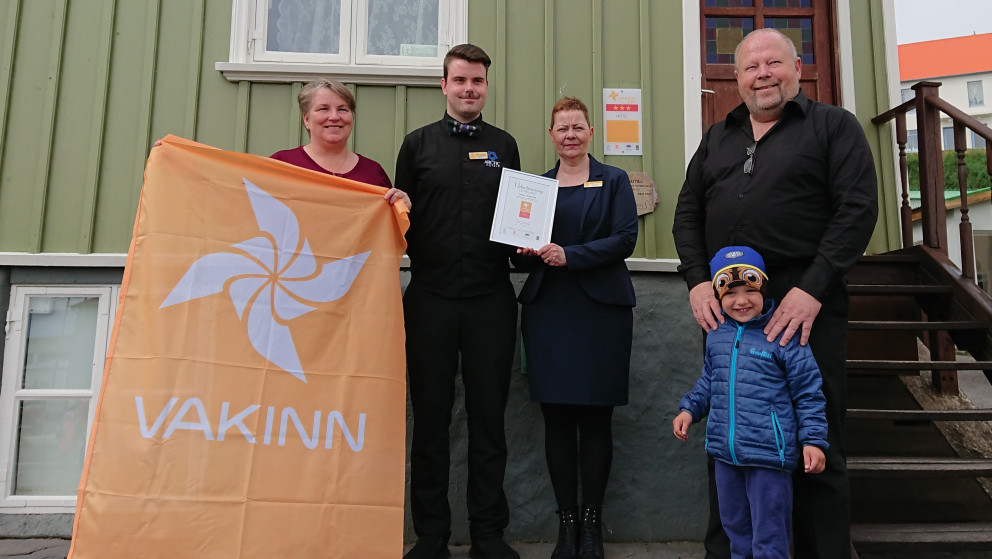 Frá afhendingu viðurkenningar Vakans